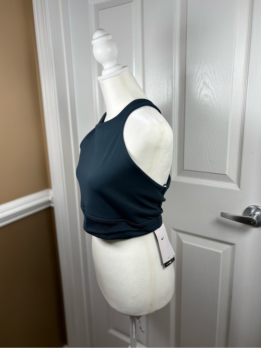 Nike One Twist
Women's Light-Support Lightly Lined High-Neck Sports Bra NWT A103 - Picture 6 of 10